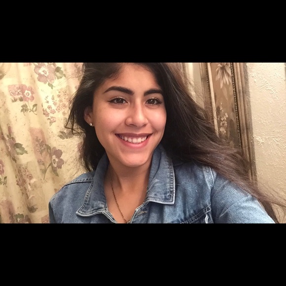 Meet your Posher, Julia - Picture 1 of 1